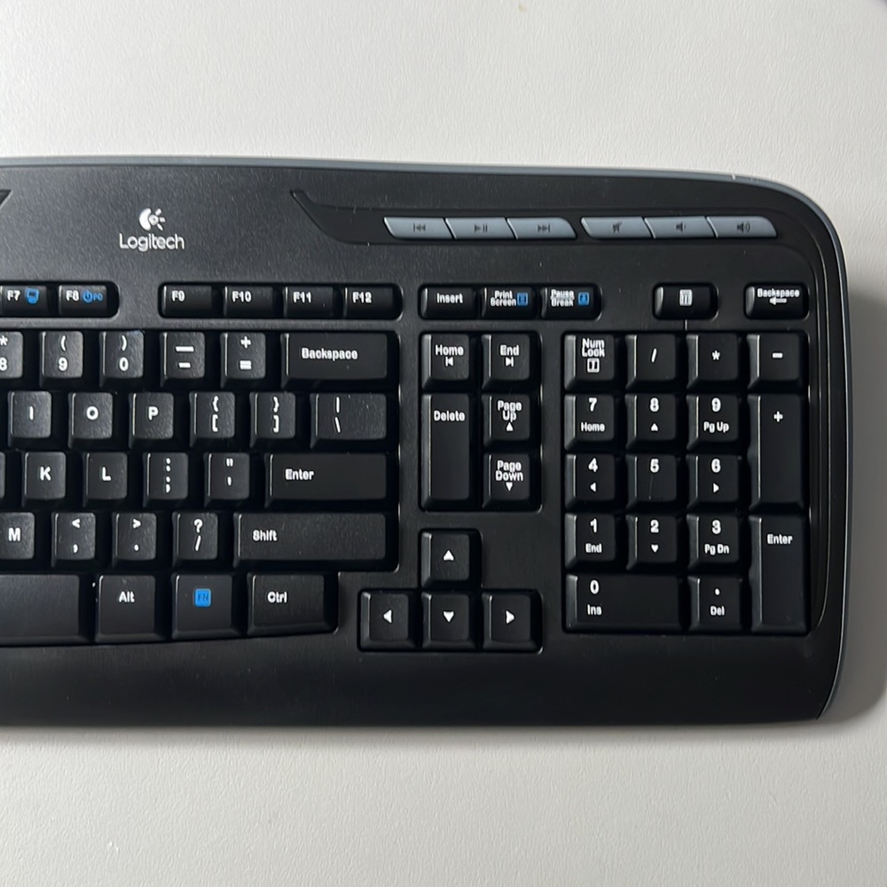 Logitech Keyboard & Mouse - Picture 3 of 7